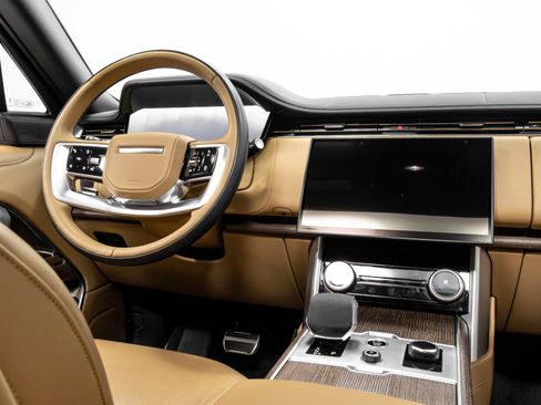 Used 2023 Land Rover Range Rover Autobiography image 29