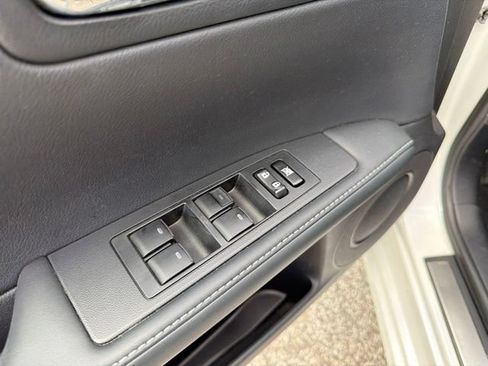 Used 2014 Lexus ES 350 w/ Luxury Package FWD image 12