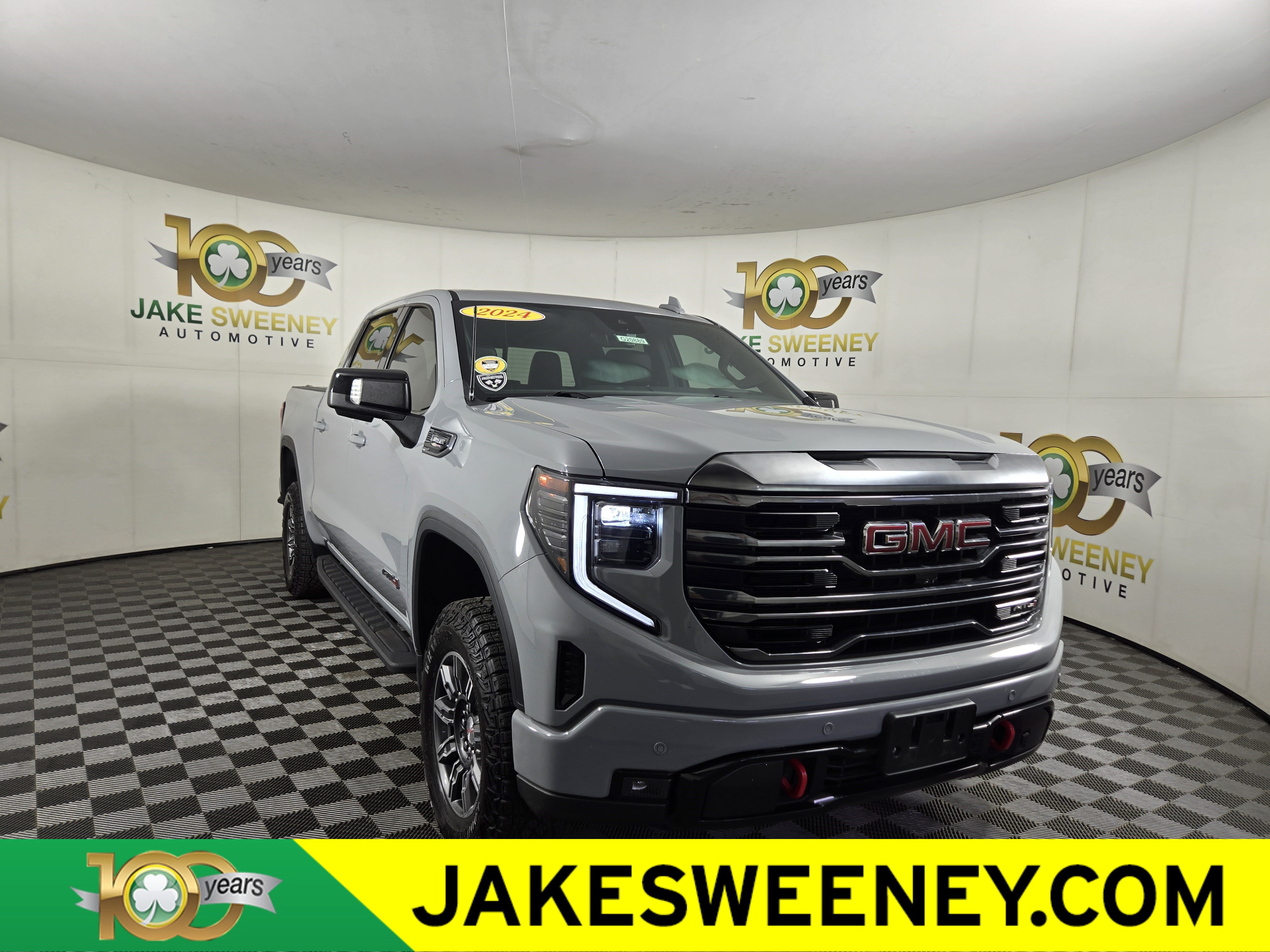 Used 2024 GMC Sierra 1500 AT4 w/ Technology Package AWD/4WD image 1