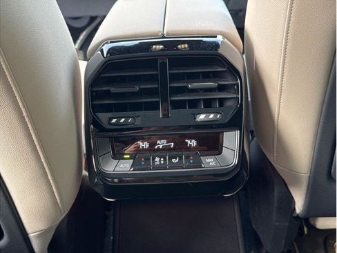 Used 2023 BMW iX xDrive50 w/ Sport Package image 25