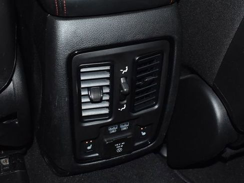 Used 2025 Dodge Durango R/T image 32