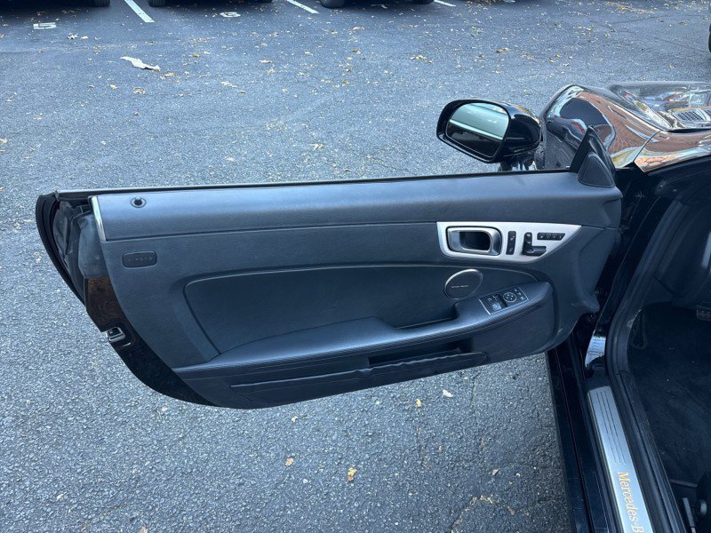 Used 2014 Mercedes-Benz SLK 250 image 11