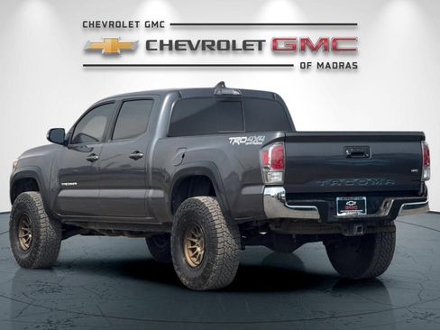 Used 2021 Toyota Tacoma TRD Off-Road AWD/4WD image 5