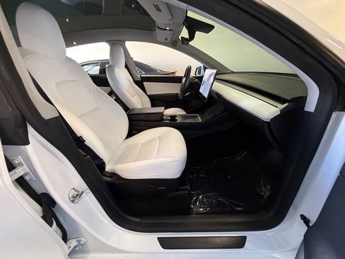 Used 2021 Tesla Model Y Long Range AWD/4WD image 30