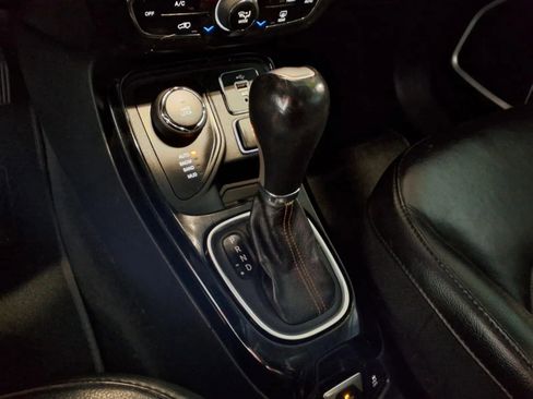Used 2018 Jeep Compass Limited w/ Navigation Group AWD/4WD image 24