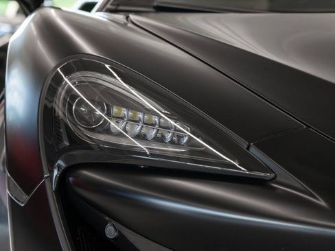 Used 2017 McLaren 570S RWD image 11