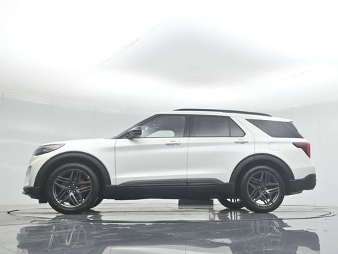 New 2026 Ford Explorer ST w/ Sun And Sound Package image 7