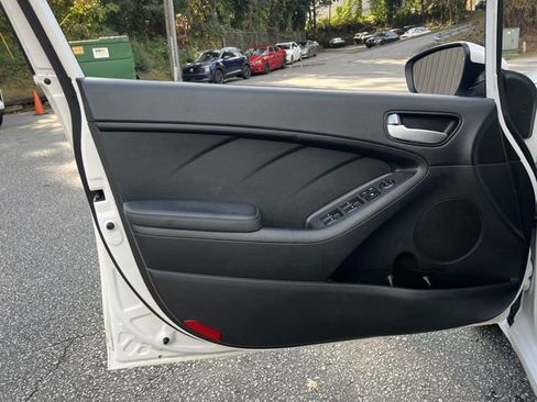 Used 2018 Kia Forte LX w/ LX Popular Package image 9