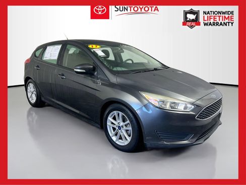Used 2017 Ford Focus SE image 1