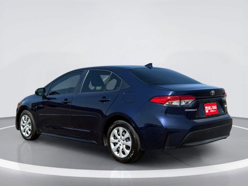 Used 2023 Toyota Corolla LE w/ Carpet Mat Package (TMS) FWD image 3