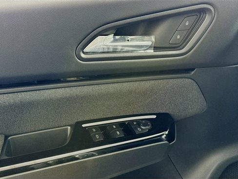 Used 2025 Honda Prologue EX image 9