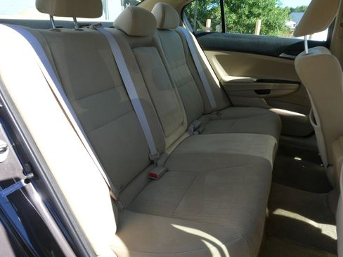 Used 2011 Honda Accord LX image 21