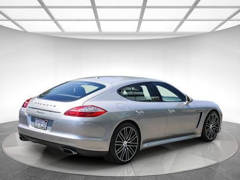 Used 2012 Porsche Panamera 4 image 3