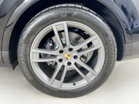 Used 2024 Porsche Cayenne image 33