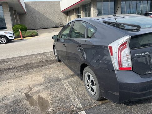 Used 2013 Toyota Prius Two image 4