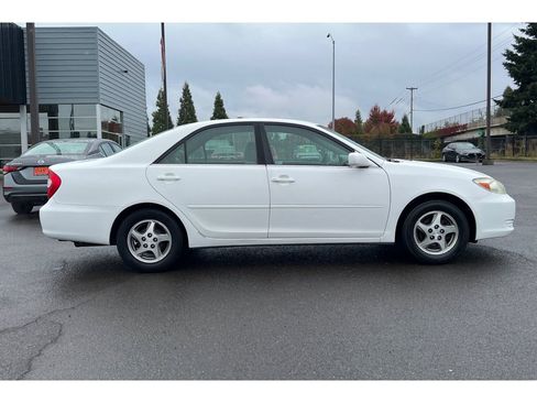Used 2002 Toyota Camry LE image 3
