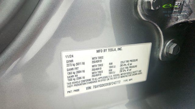 Used 2025 Tesla Model Y Long Range RWD image 61