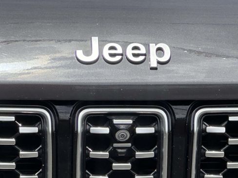 Used 2022 Jeep Grand Cherokee Summit w/ Luxury Tech Group V AWD/4WD image 7