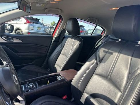 Used 2018 MAZDA MAZDA3 Touring FWD image 9