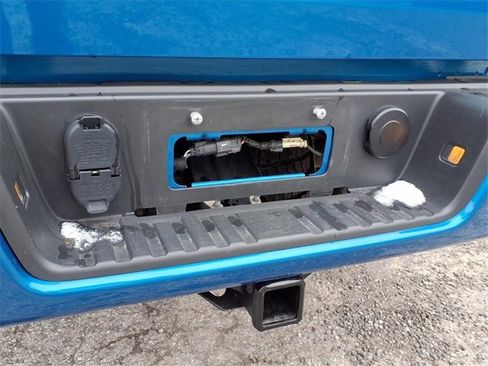 Used 2022 Chevrolet Colorado W/T w/ Custom Special Edition image 24