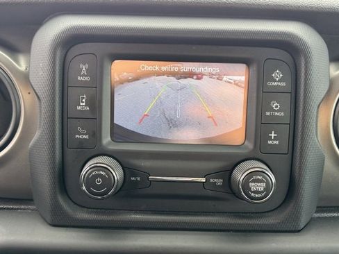Used 2019 Jeep Wrangler Unlimited Sport image 16