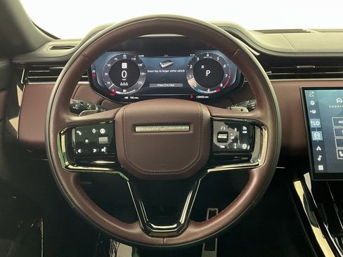 Used 2025 Land Rover Range Rover Sport Dynamic SE image 12