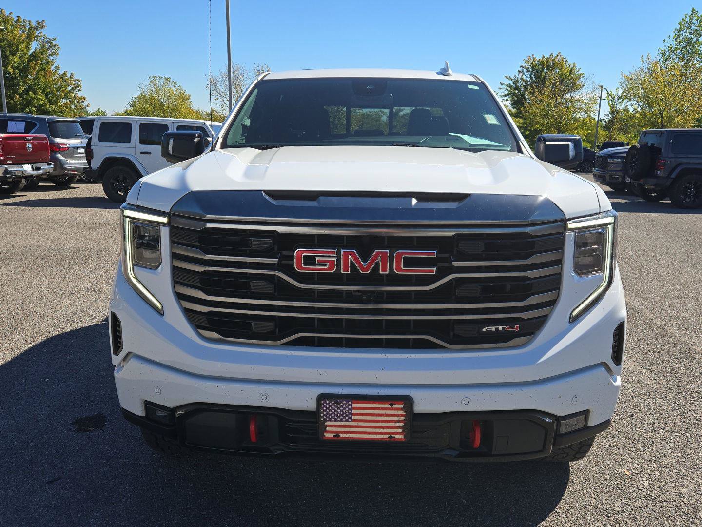 Used 2022 GMC Sierra 1500 AT4 w/ AT4 Premium Package AWD/4WD image 2