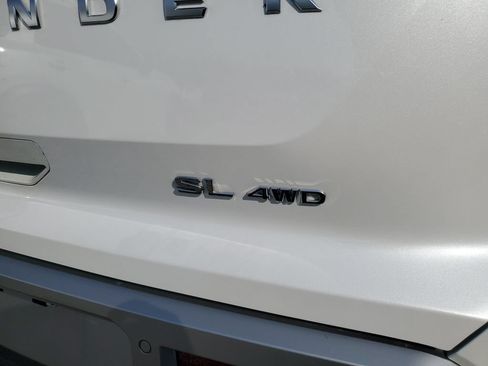Certified 2025 Nissan Pathfinder SL AWD/4WD image 14
