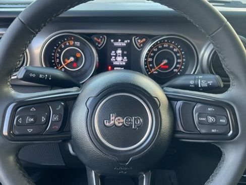 Used 2023 Jeep Gladiator Sport image 24
