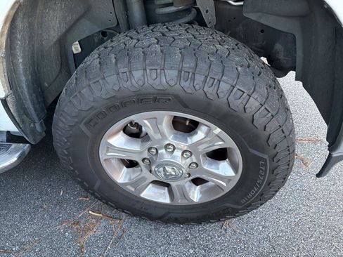 Used 2024 RAM 2500 Big Horn AWD/4WD image 7