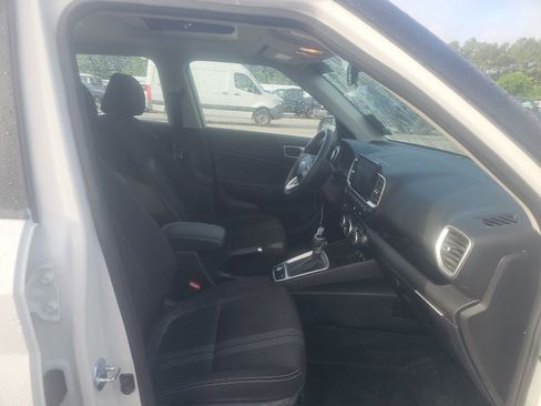 Used 2026 Hyundai Venue SEL FWD image 14
