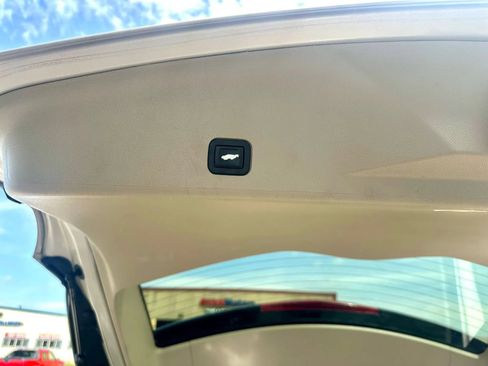 Used 2014 Cadillac SRX Premium FWD image 18