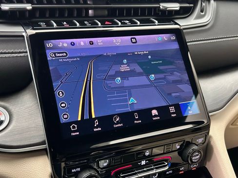 New 2025 Jeep Grand Cherokee L Limited w/ Black Appearance Package image 33