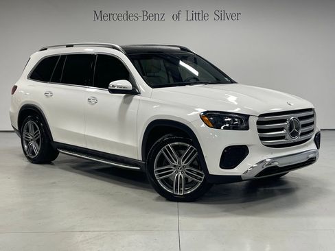 Used 2024 Mercedes-Benz GLS 450 4MATIC image 8