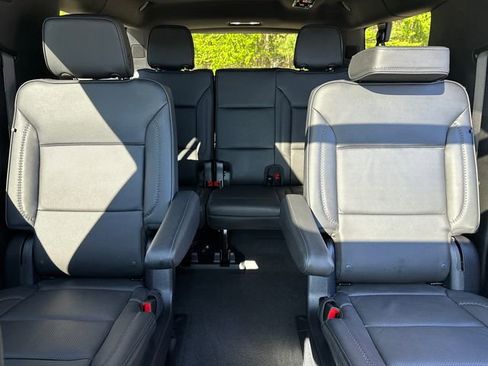 Used 2025 GMC Yukon XL Denali w/ Sun & Power Step Package AWD/4WD image 40