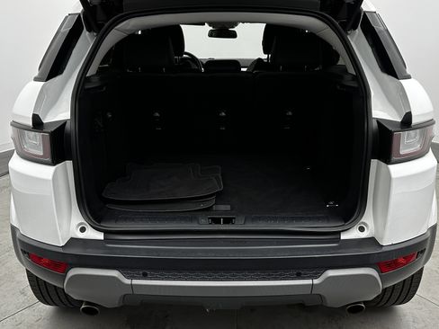 Used 2017 Land Rover Range Rover Evoque SE Premium image 31