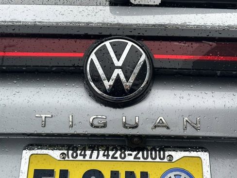 Certified 2025 Volkswagen Tiguan SE image 15