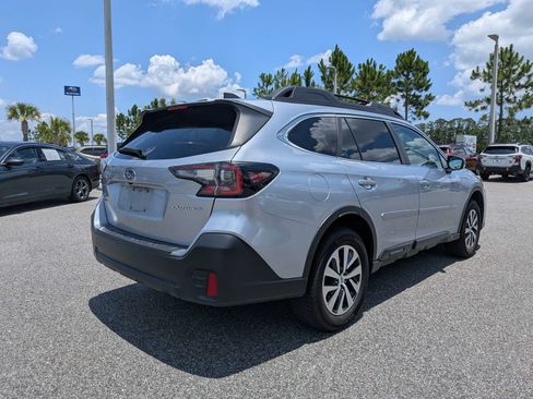 Used 2022 Subaru Outback Premium AWD/4WD image 4