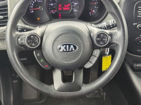 Used 2017 Kia Soul + FWD image 9