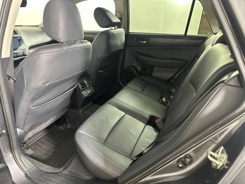 Used 2019 Subaru Outback 2.5i Limited AWD/4WD image 19