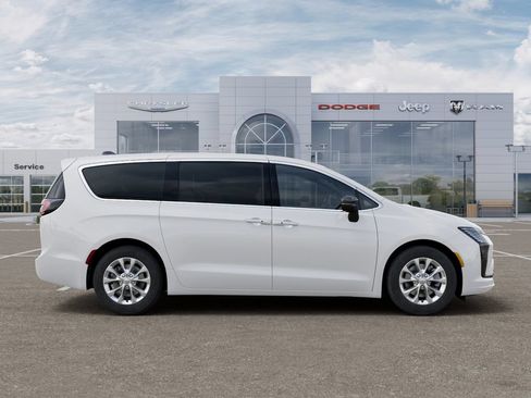 New 2027 Chrysler Pacifica Select w/ Family Tech Group AWD/4WD image 21