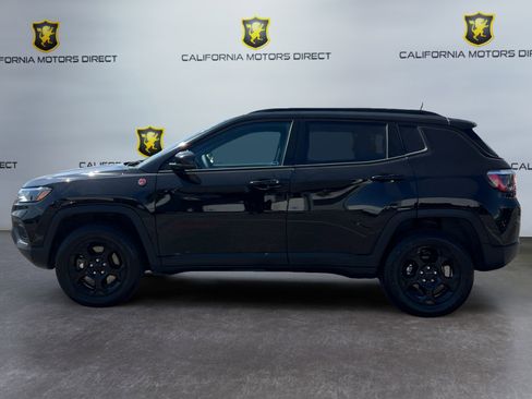 Used 2023 Jeep Compass Trailhawk image 2