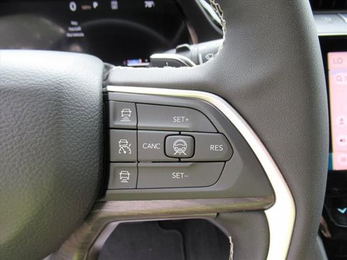 New 2026 Jeep Grand Cherokee Limited AWD/4WD image 22