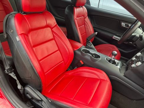 Used 2018 Ford Mustang Coupe w/ Black Accent Pkg RWD image 11