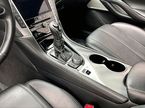 Used 2019 INFINITI Q60 3.0t Luxe w/ Essential Package image 15