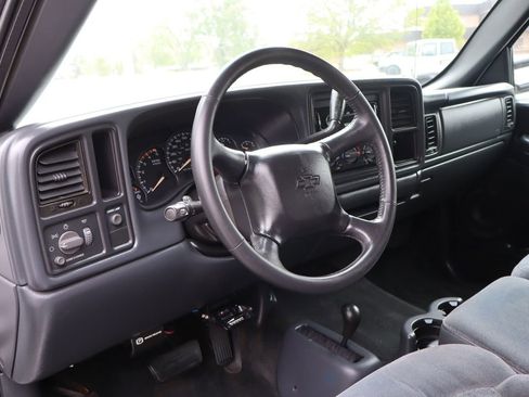 Used 2002 Chevrolet Silverado 2500 LS AWD/4WD image 15