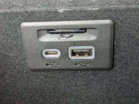 Certified 2025 Cadillac XT5 Premium Luxury image 29