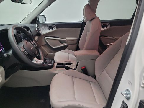 Used 2023 Kia Soul LX w/ LX Technology Package image 17