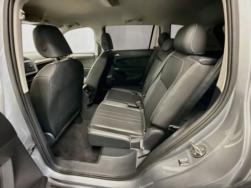 Used 2024 Volkswagen Tiguan SE FWD image 25