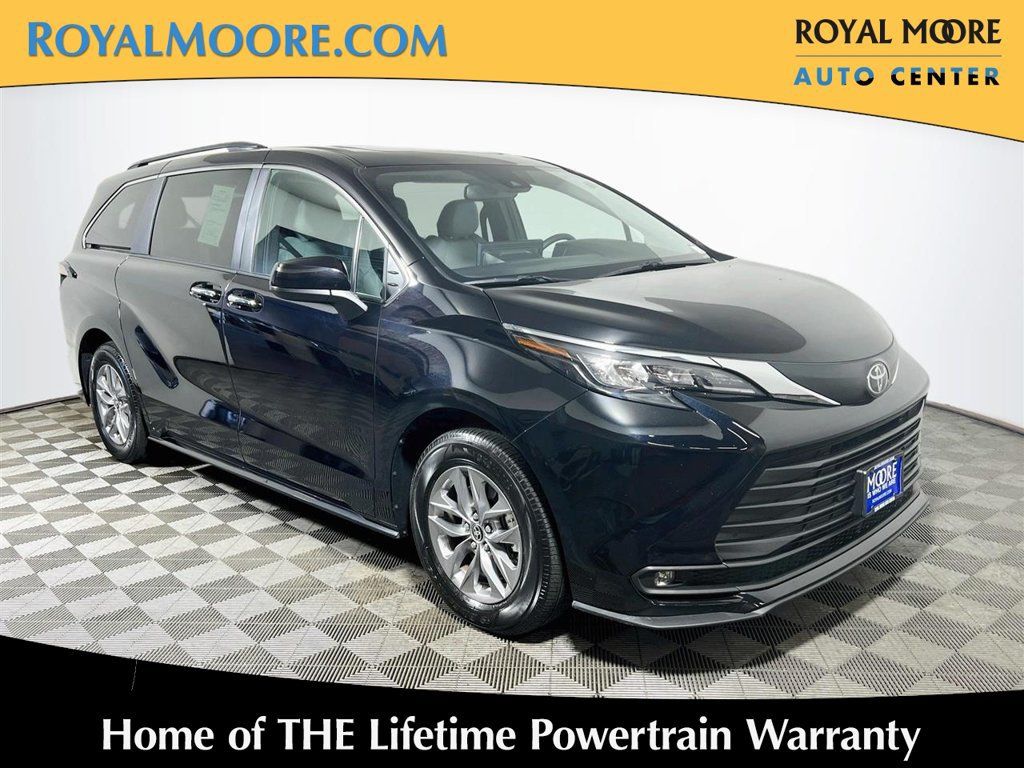 Certified 2026 Toyota Sienna XLE FWD image 1